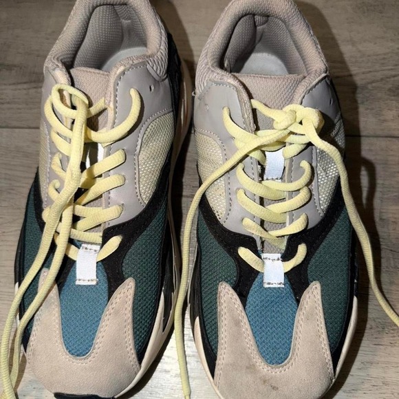 Yeezy 700 trainers in grey and blue size 7 1/2 Men